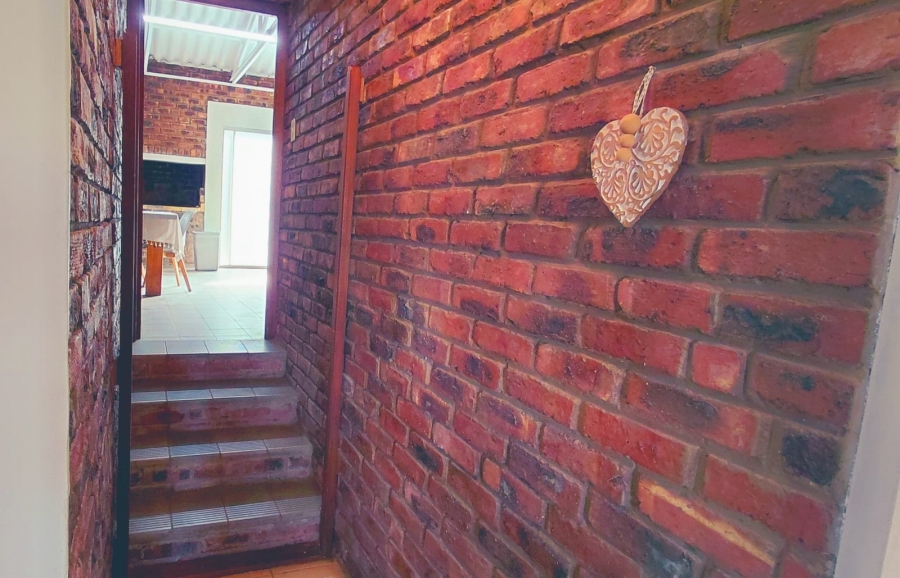 4 Bedroom Property for Sale in Oyster Bay Eastern Cape